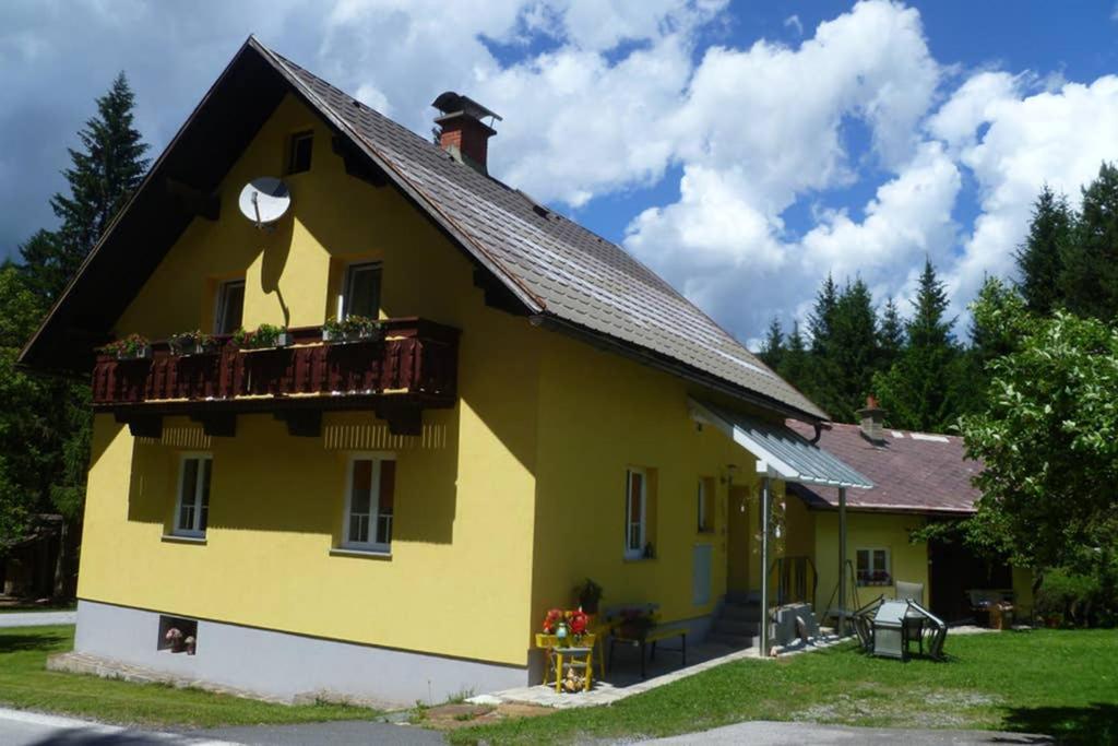 Gemuetliches Ferienhaus Am Waldrand Трёполах Экстерьер фото